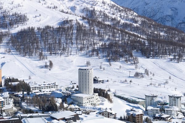 セストリエレ 表示 山々, 都市 と 自然の風景
