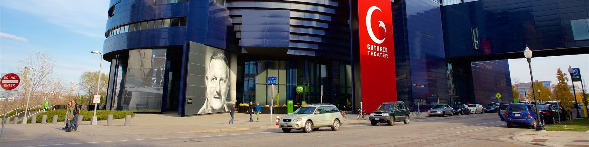 Guthrie Theater que incluye arquitectura moderna