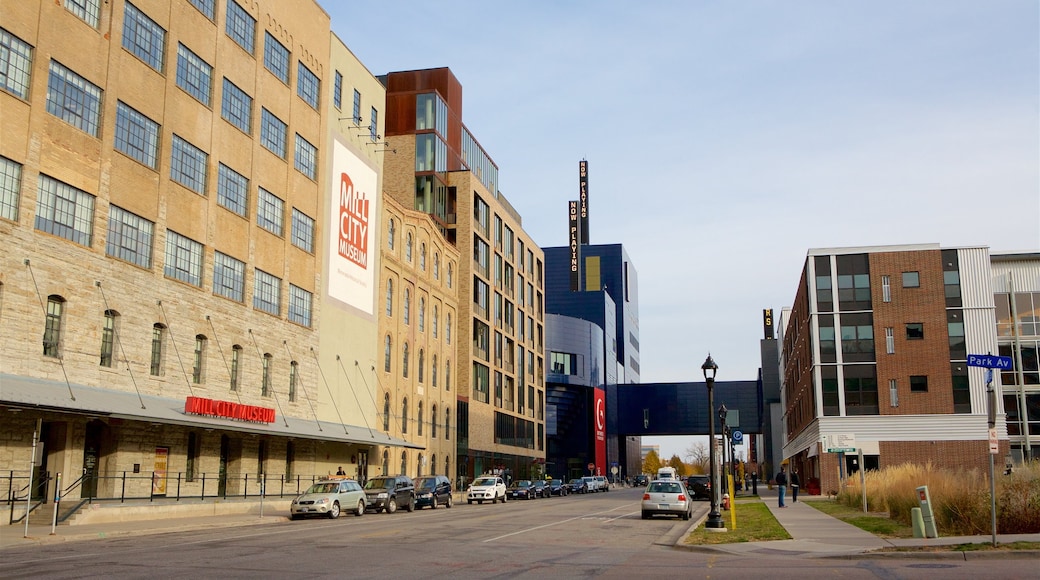 Guthrie Theater som visar en stad