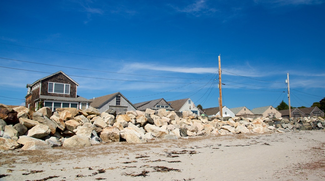 New Hampshire som visar en strand och ett hus