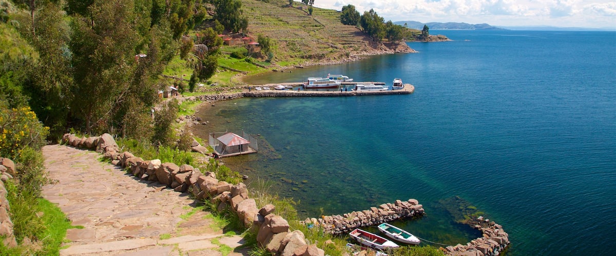 Lake Titicaca showing general coastal views