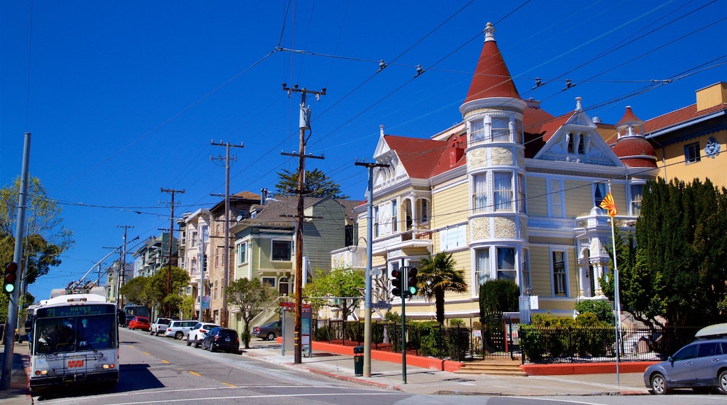 San Francisco showing a house