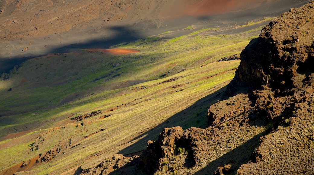 Haleakala National Park showing tranquil scenes