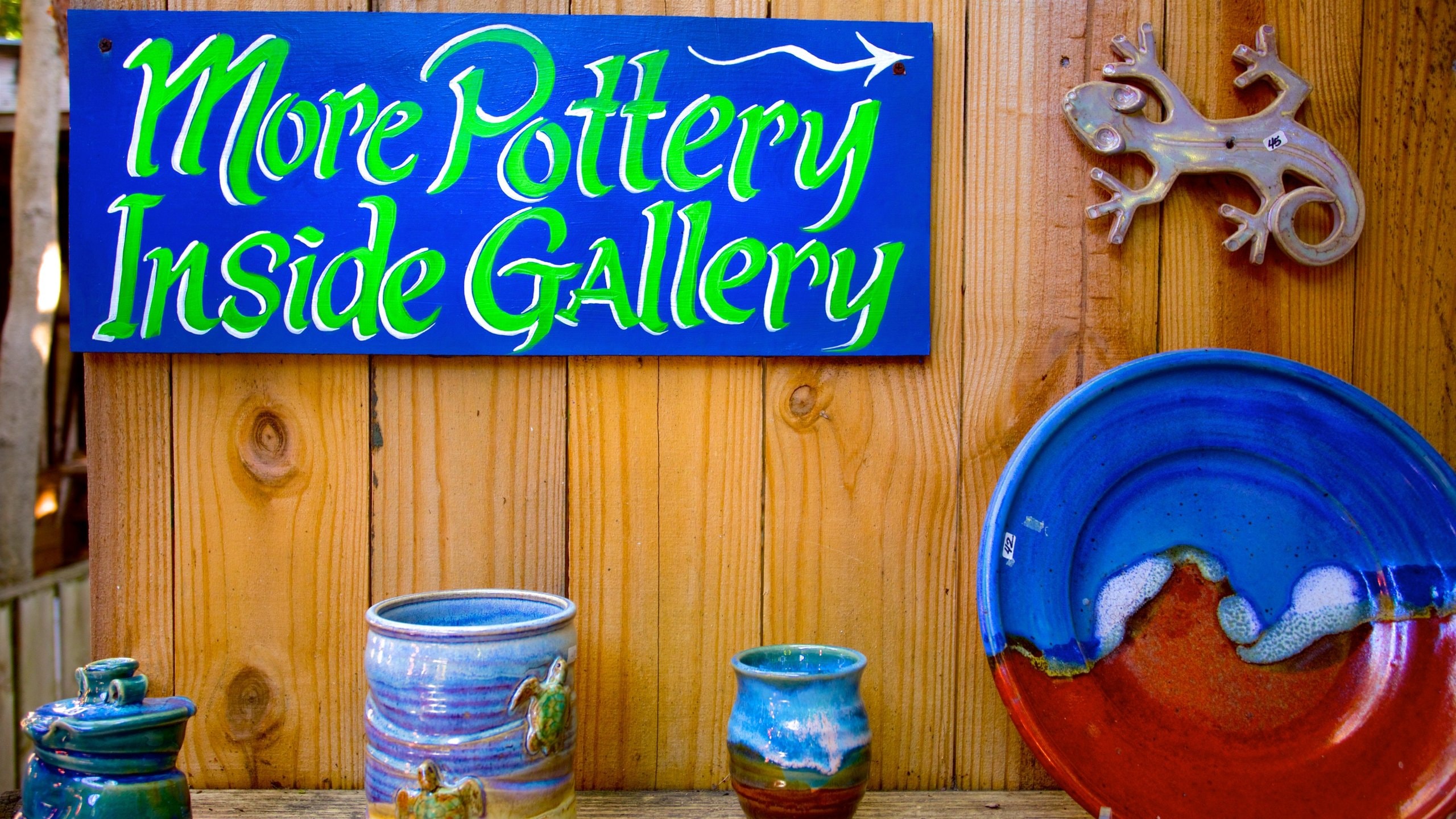 Islamorada featuring signage