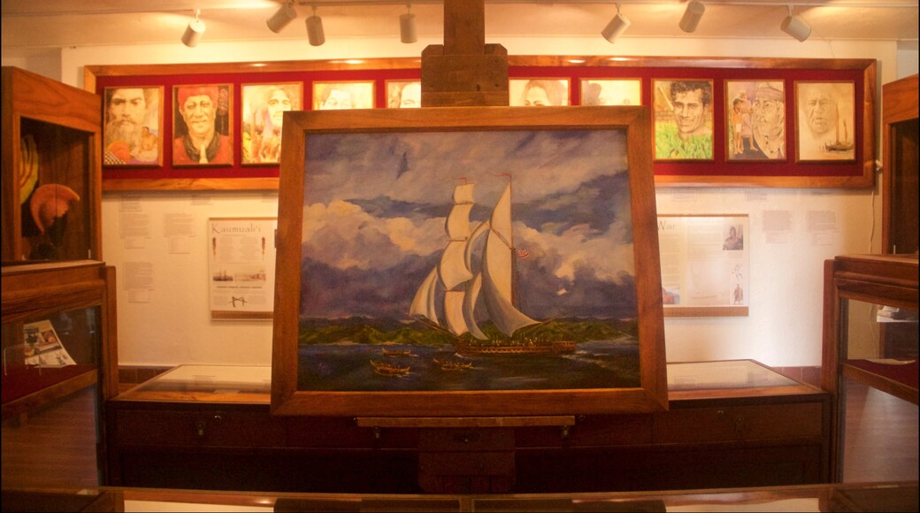 Kauai Museum featuring interior views and art