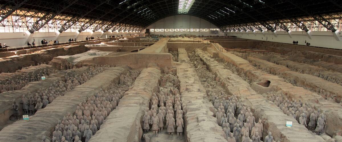 Ejército de terracota ofreciendo vistas interiores y elementos del patrimonio
