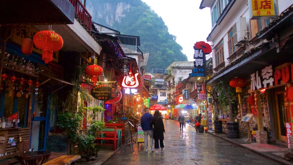 Yangshuo sowie Paar