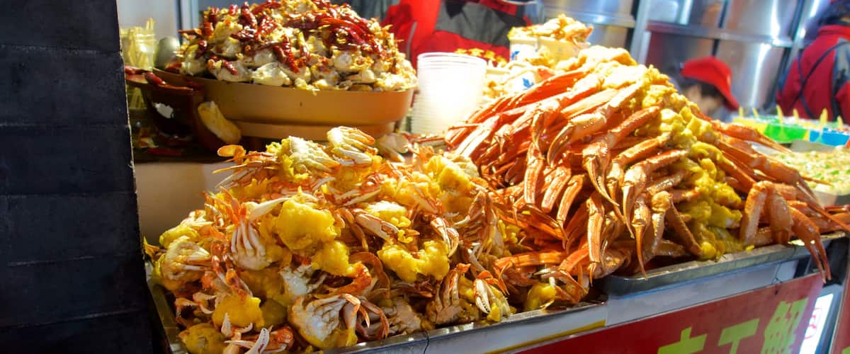 Dong Hua Men Night Market