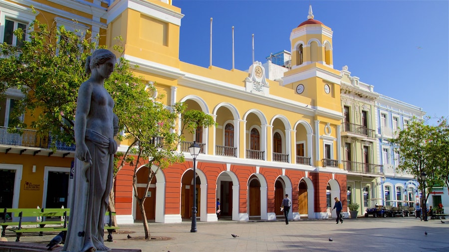 Colonial architecture and central fountain at Plaza de Armas in Old San Juan, Puerto Rico.