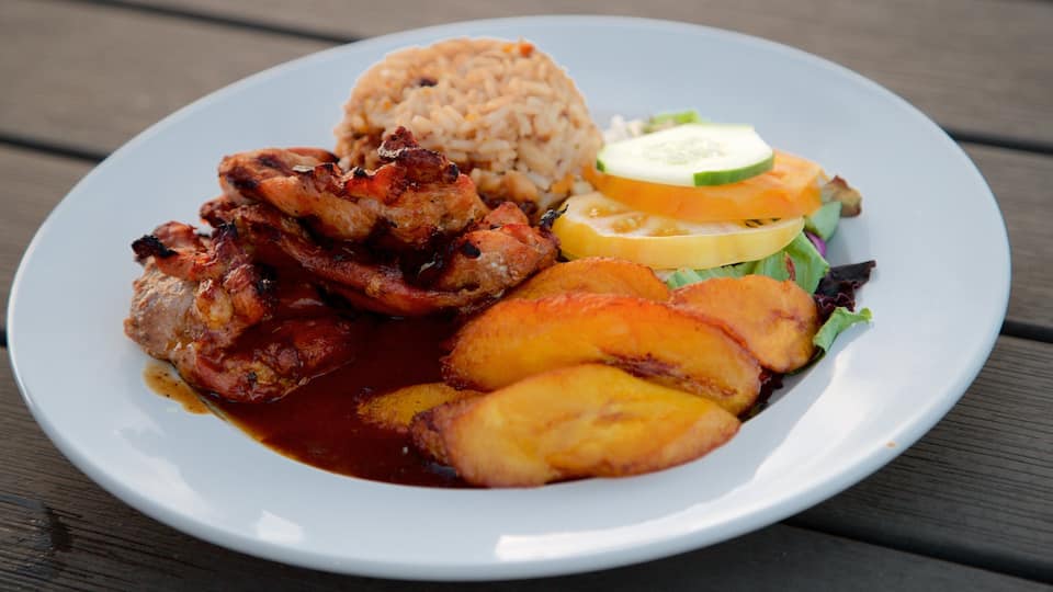 Dickenson Bay Beach que inclui comida