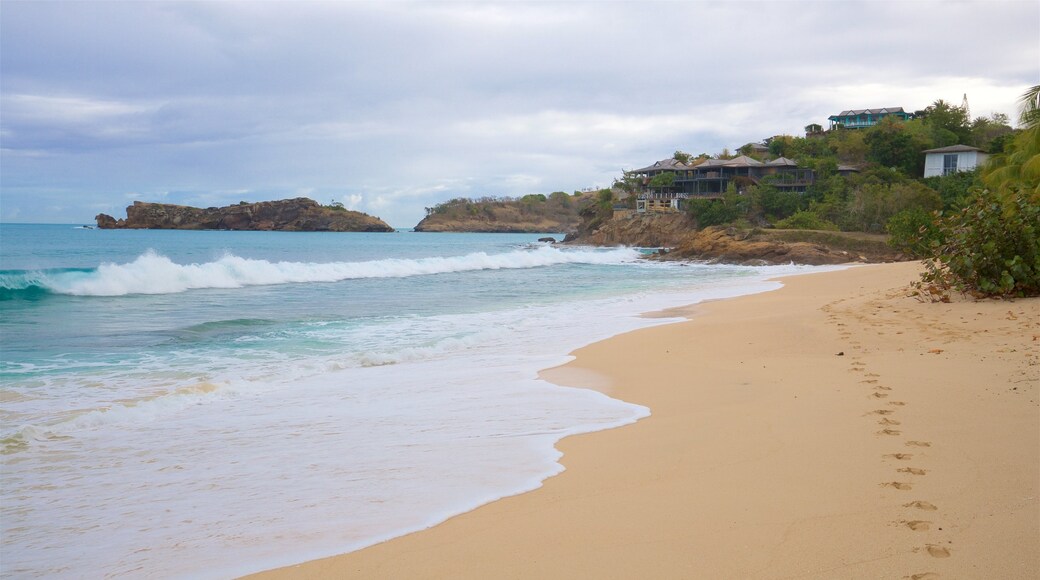 Galley Bay mostrando una playa, vista a una isla y vista general a la costa