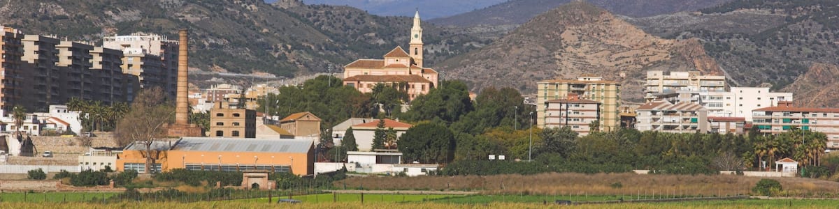 Motril das einen Kleinstadt oder Dorf, Berge und ruhige Szenerie