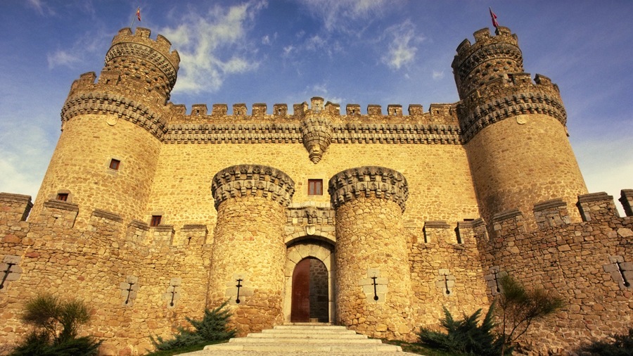Manzanares featuring heritage architecture and a castle