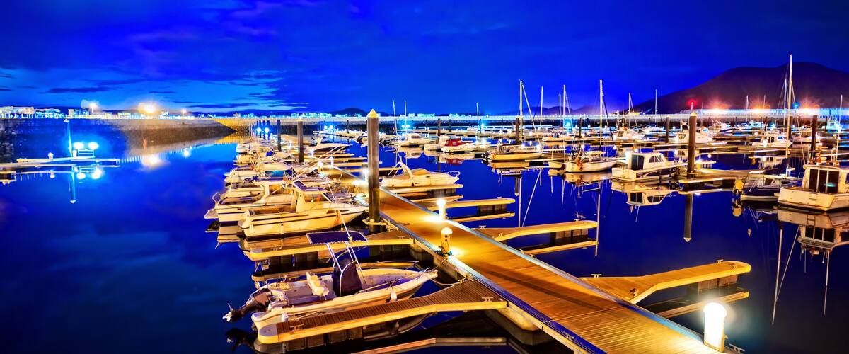 拉雷多 呈现出 夜景 和 海灣或海港