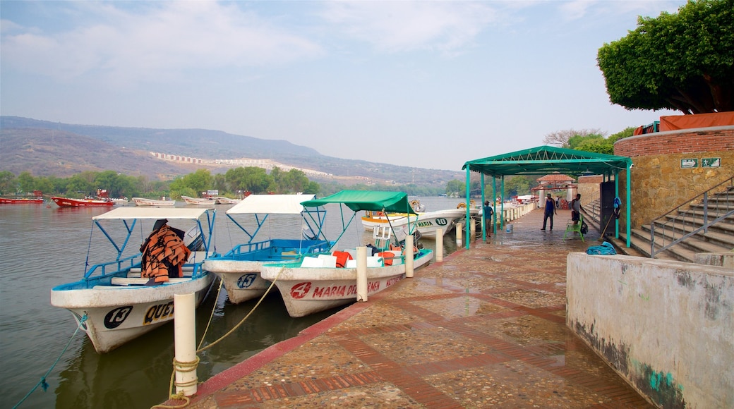 อุทยานแห่งชาติ Canon del Sumidero แสดง ทิวทัศน์ที่เงียบสงบ และ อ่าวหรือท่าเรือ