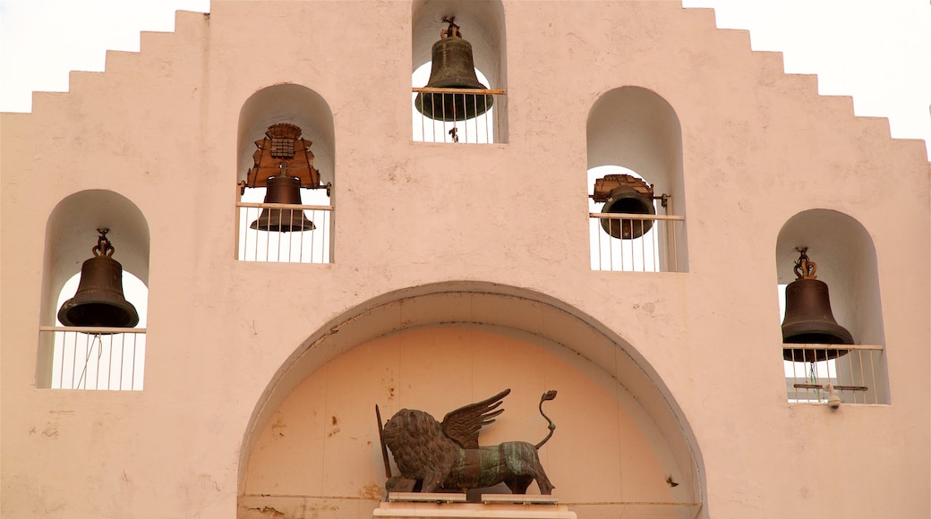 San Marcos Cathedral showing heritage elements