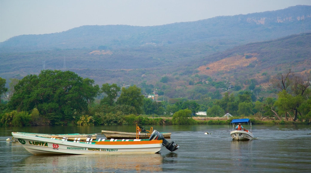 Parque Nacional Cañón del Sumidero que incluye paseos en lancha, humedales y vistas de paisajes