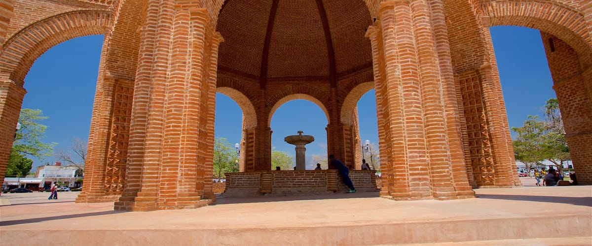 Chiapa De Corzo which includes heritage elements