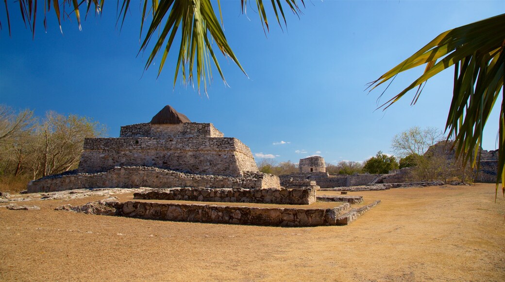 Mayapan Mayan Ruins featuring heritage architecture