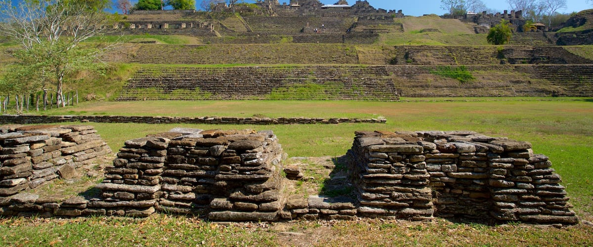 Tonina featuring heritage architecture