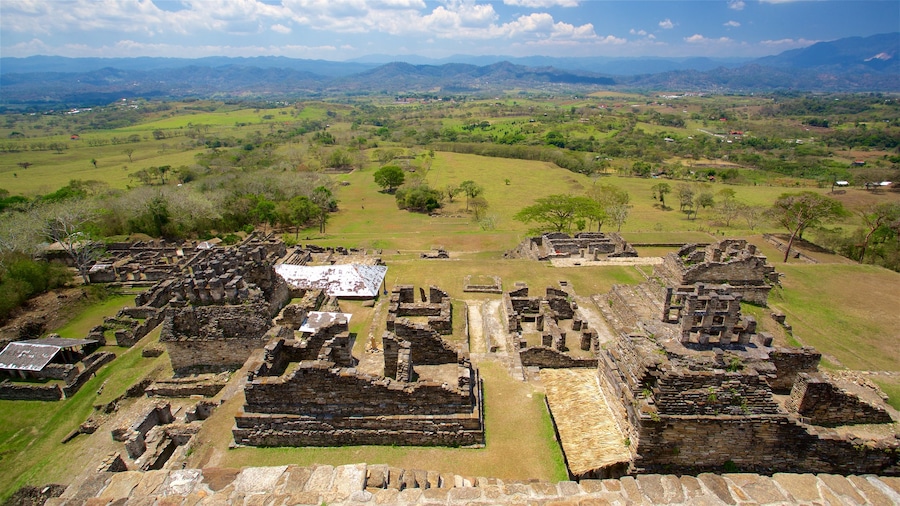 Tonina featuring heritage architecture, landscape views and building ruins