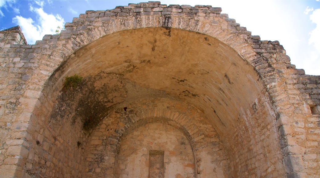 Dzibilchaltun Ruins featuring heritage elements