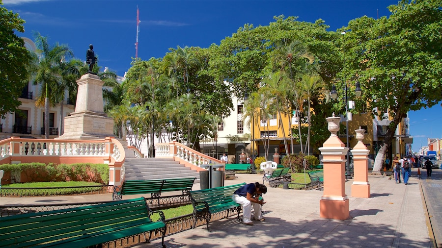 Hidalgo Park featuring a garden and a statue or sculpture