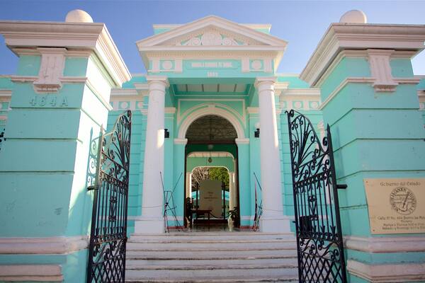 Museo de la CanciĂłn Yucateca welches beinhaltet Beschilderung und Geschichtliches