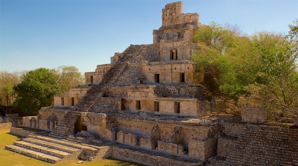 Ruinas de Edzna que incluye arquitectura patrimonial
