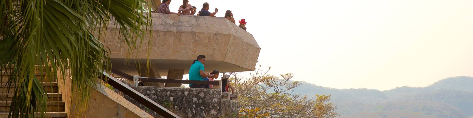 Manos que Imploran Viewpoint which includes views, a gorge or canyon and landscape views