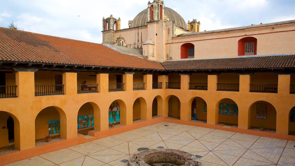 Templo & Ex-Convento de Santo Domingo joka esittää perintökohteet