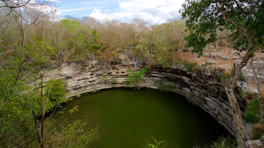 Cenote Sagrado