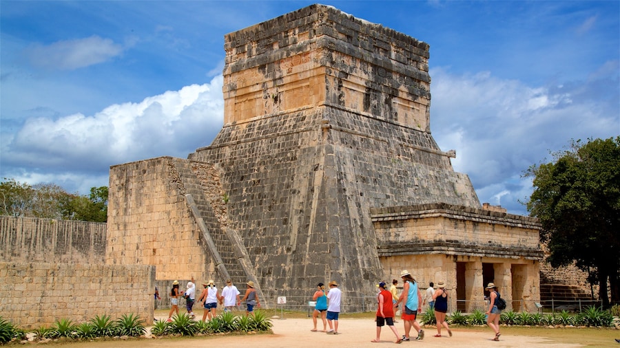 Templo del Barbado & Templo de los Jaguares y Escudos