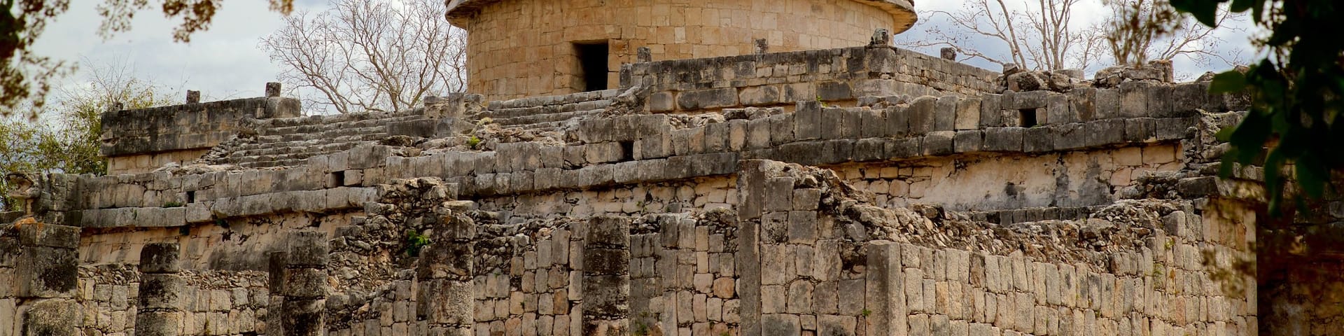El Caracol showing heritage architecture and a ruin