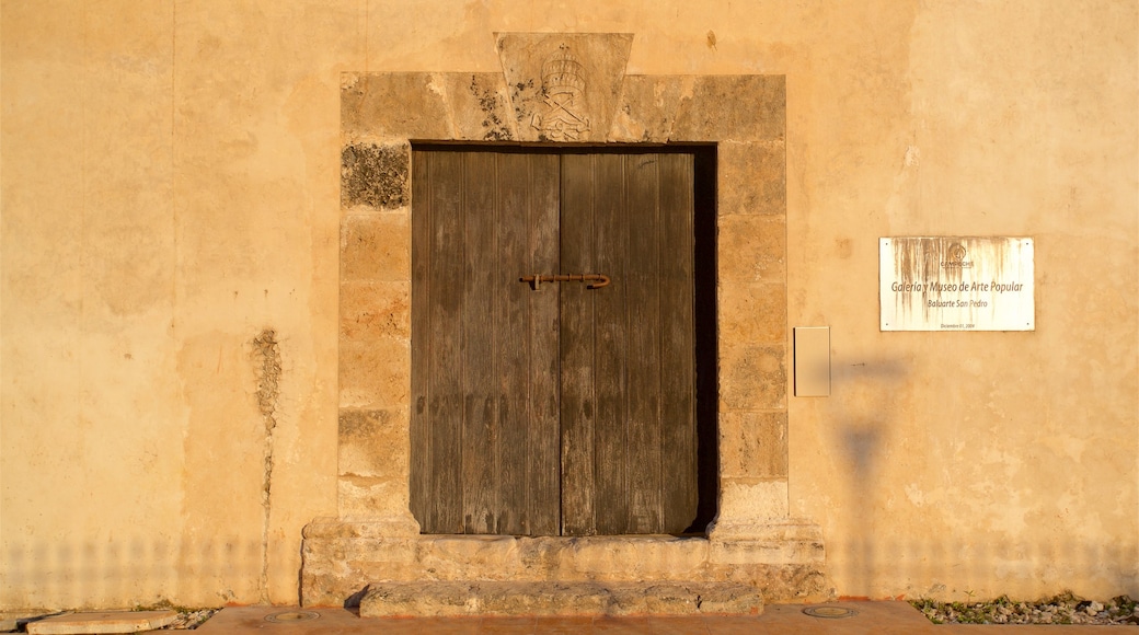 Campeche which includes heritage elements