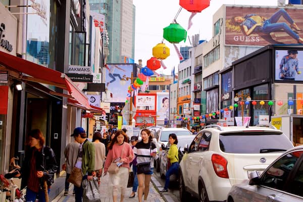 Gwangbokro Culture and Fashion Street welches beinhaltet CBD, Beschilderung und Stadt