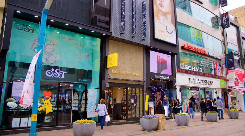 Gwangbokro Culture and Fashion Street featuring signage, city views and a city