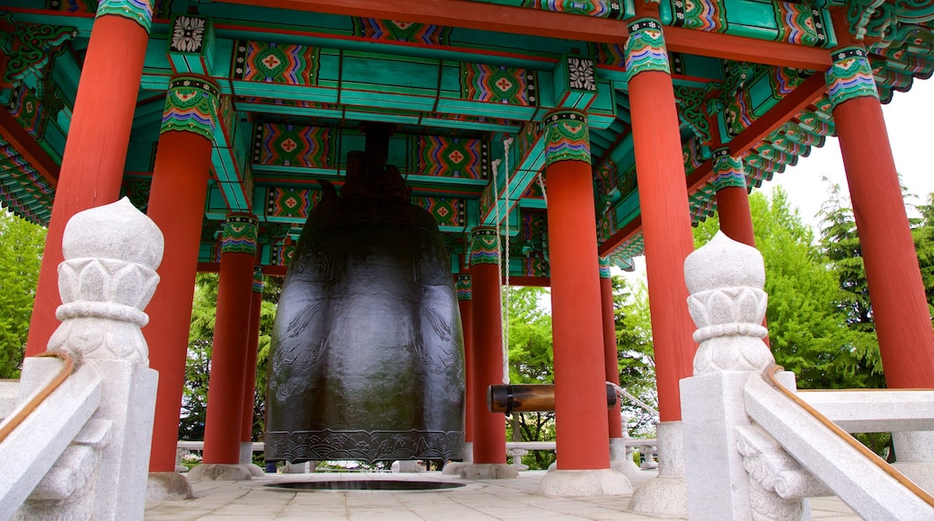 Yongdusan Park mit einem Geschichtliches