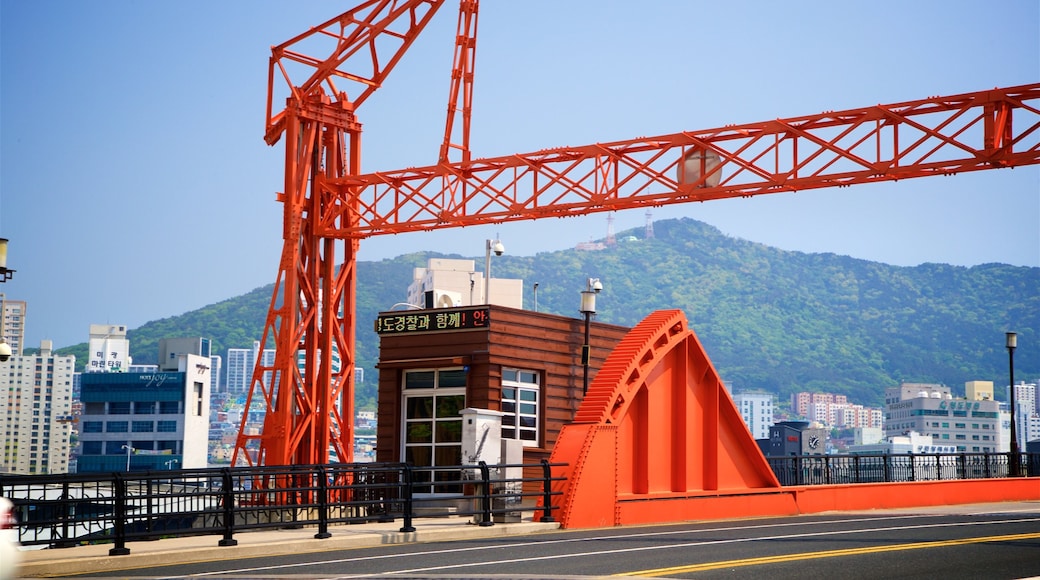 Yeongdodaegyo Bridge showing a city