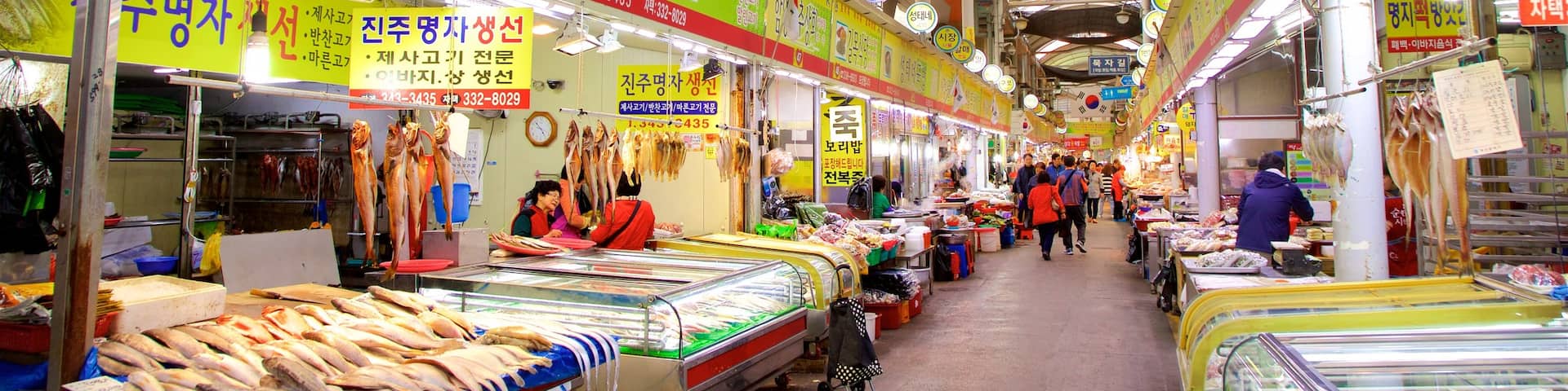 Busan featuring food, markets and interior views