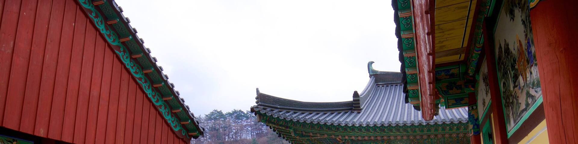 Woljeongsa Temple showing heritage elements and a temple or place of worship