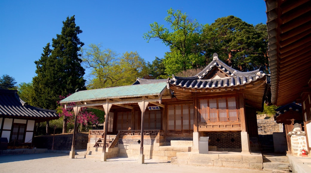 Nhà Gangneung Seongyojang có tính năng di sản