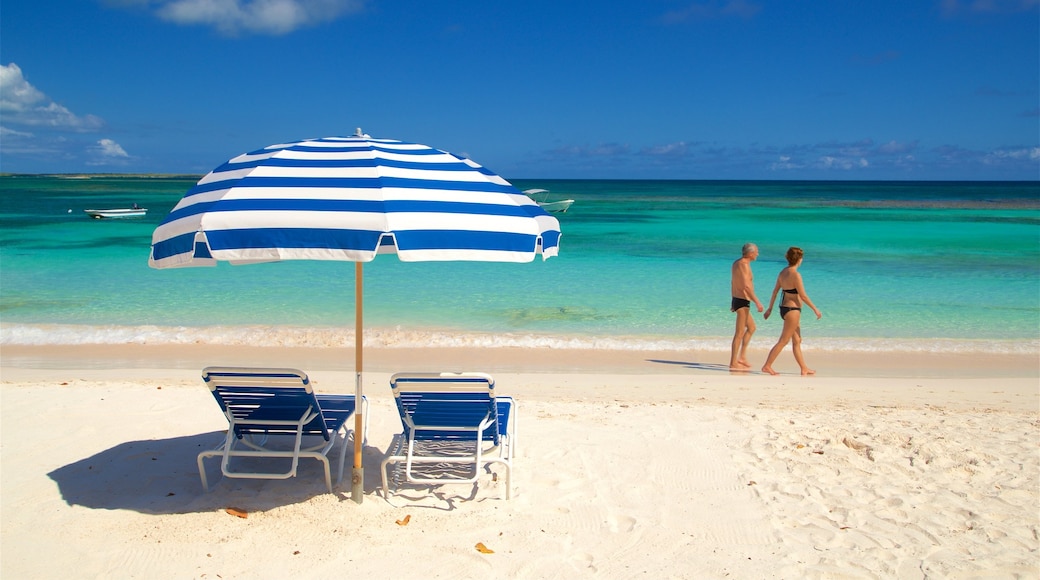 Antigua mit einem Sandstrand, tropische Szenerien und allgemeine Küstenansicht