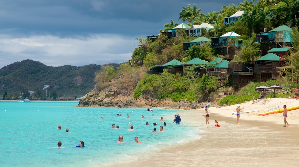 Antigua ofreciendo una playa, vista general a la costa y natación