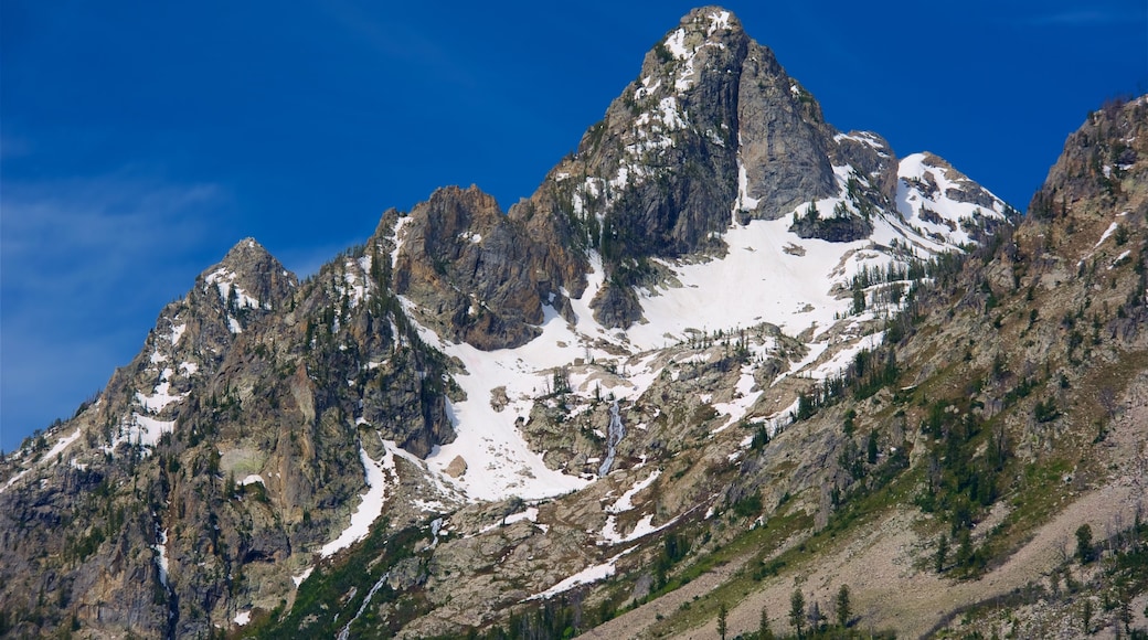 Grand Teton National Park showing snow and mountains