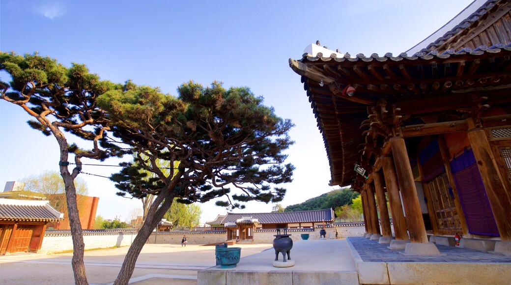 Palacio Hwaseong Haenggung mostrando elementos del patrimonio