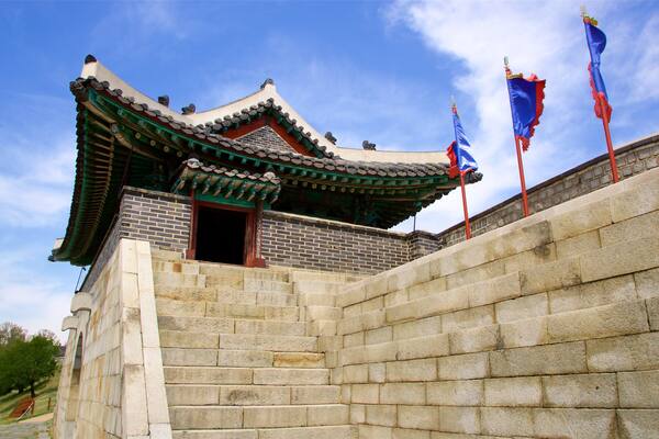 Changnyongmun Gate showing heritage elements