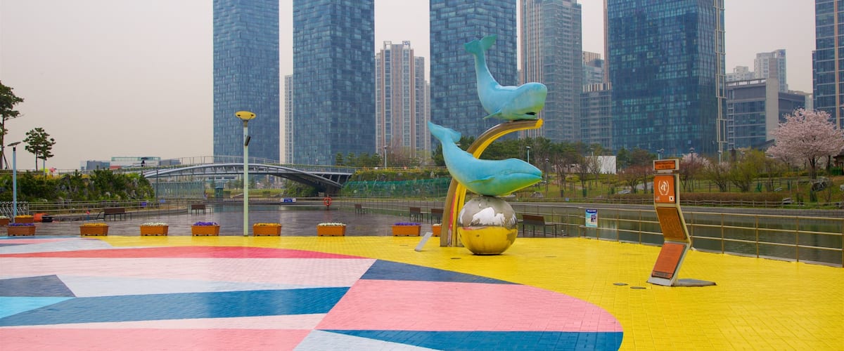 Songdo Central Park das einen Hochhaus, Stadt und Outdoor-Kunst