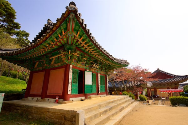 Jeondeungsa tempel presenterar historisk arkitektur och ett tempel eller plats för dyrkan