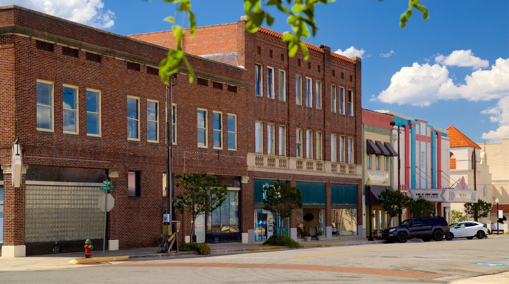 Waycross qui includes petite ville ou village